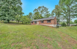4549 Kirkwood Dr, Roanoke, VA 24018