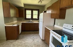 507 N Dakota St, Canton, SD 57013