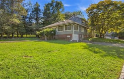 6 Barnhart Place, Shoreham, NY 11786