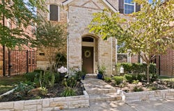 218 Buckingham Avenue, Euless, TX 76040