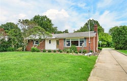 1887 Brainard Road, Lyndhurst, OH 44124