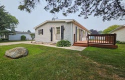 321 CADGEWITH W, LANSING, MI 48906