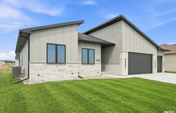 1814 E 8th Street, Hickman, NE 68372