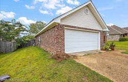 115 Ash Ridge Place, Pearl, MS 39208