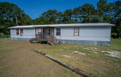 1212 Kingcrest Dr., Loris, SC 29569