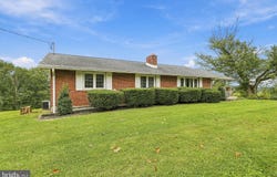 3714 BLOOMERY Pike, AUGUSTA, WV 26704
