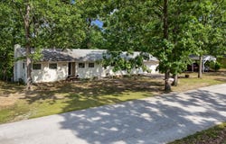 220 Lian Drive, Seneca, MO 64865