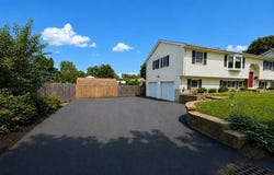 24 Montclair St, Chicopee, MA 01013