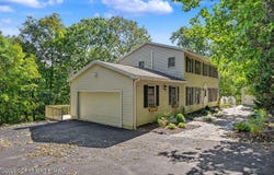 238 Becca Lane, Stroudsburg, PA 18360