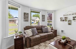 704 COLUMBIA St, Kelso, WA 98626