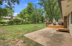 925 E Wedgewood Dr, Derby, KS 67037-1945