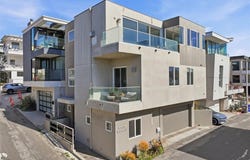 2406 Ocean Drive, Manhattan Beach, CA 90266