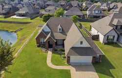 6010 S 15th Place, Broken Arrow, OK 74011