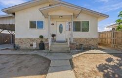 427 E 11Th Street, Hanford, CA 93230