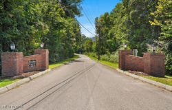 409 Bluff Trace, Jacksboro, TN 37757