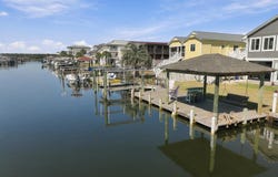6075 6th Street, Surf City, NC 28445