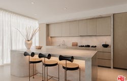 9200 Wilshire Blvd, Beverly Hills, CA 90212