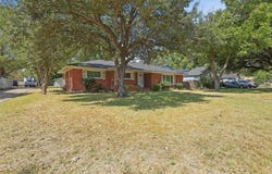 618 Bellevue Drive, Cleburne, TX 76033
