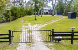 102 NE 931 St., Branford, FL 32008