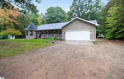 4325 W Tyler Road, Alma, MI 48801