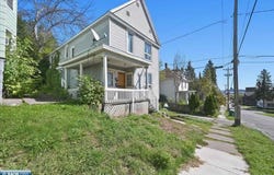 418 N 27th Ave W, Duluth, MN 55806