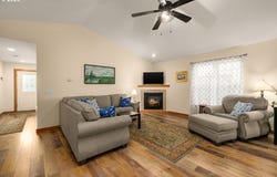 1742 22ND St, HoodRiver, OR 97031