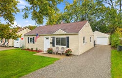 330 Roosevelt Avenue, Elyria, OH 44035