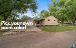 400 S Juniper Ave, Marion, SD 57043