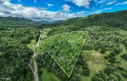 Highway 321, Hampton, TN 37658