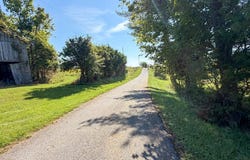 1900 Ritter Ln, Waddy, KY 40076