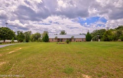 13163 Us-98, Lucedale, MS 39452
