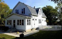 8860 S 5th Ave, Oak Creek, WI 53154