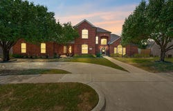 1907 Clearview Drive, Ennis, TX 75119