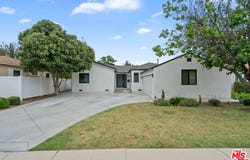 18343 Calvert St, Tarzana, CA 91335