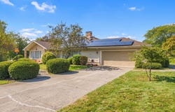 131 Valley Rd, Somerset, MA 02726