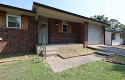 307 Dogwood Dr, Tahlequah, OK 74464