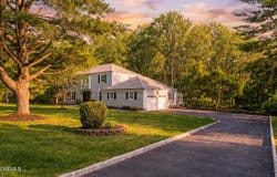 11 Mohican Drive, Middletown, NJ 07748