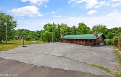2834 Florence Drive, Pigeon Forge, TN 37863