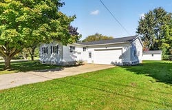 631 S Jeffery Avenue, Ithaca, MI 48847