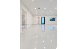 930 NE 163rd St, North Miami Beach, FL 33162