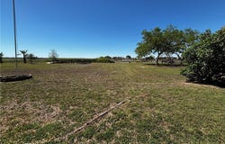137 Harbor Circle, Mathis, TX 78368