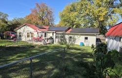 312 S Oak Avenue, Aurora, MO 65605