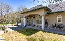 26050 Cumberland Road, Tehachapi, CA 93561
