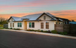 930 S Eagle St, Fredericksburg, TX 78624