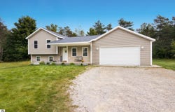 19214 Creekside, Interlochen, MI 49643