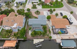 1004 SPINDLE PALM Way, APOLLO BEACH, FL 33572