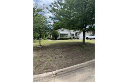 1625 Indian Dr, Enid, OK 73701