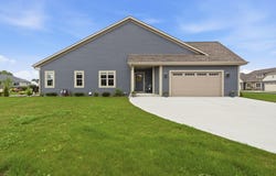 627 Lambert Ct, Slinger, WI 53086