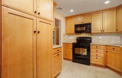 212 Ridgefield Cir, Clinton, MA 01510