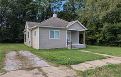 307 E Black Diamond Street, Richmond, MO 64085